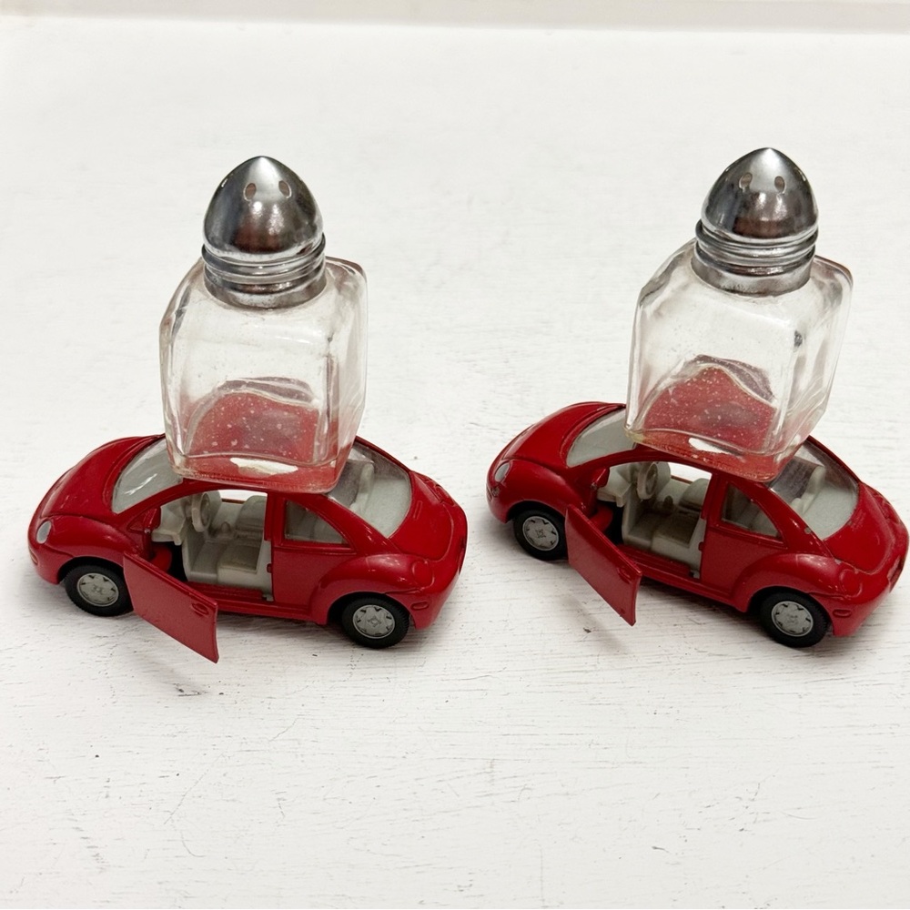 Siku Red VW Volkswagen Beetle Die Cast Car Salt & Pepper Shakers 1984 Vintage - Picture 5 of 12